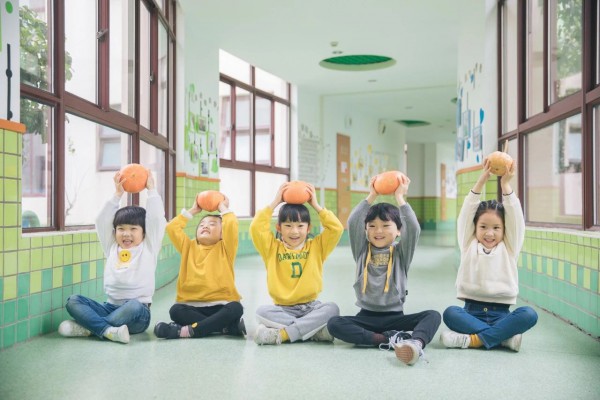 少子化围困下：幼儿园、母婴店纷纷开启“银发”转型自救