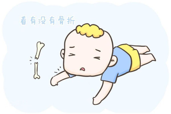宝宝两岁，后脑勺摔在地板上，会影响智力发育吗？