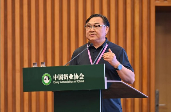 20年跨越百年差距，中国牛奶真的牛起来了！核心指标优于欧盟标准