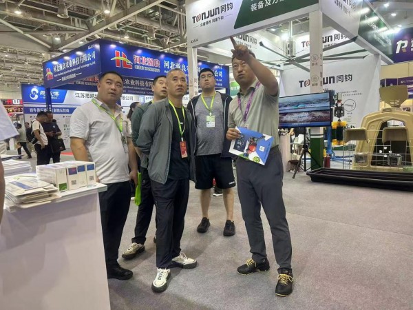 奶业大会，一展商设备半路被买主“劫走”