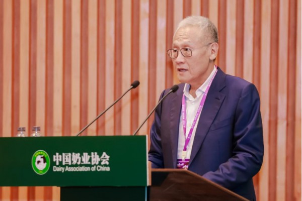 从全产业链自控到“脑体双优”，君乐宝奶粉以实力守护宝宝成长每一步