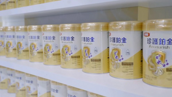 中国乳业创新再迎“里程碑”，伊利金领冠率先亮相香港荷花BB展
