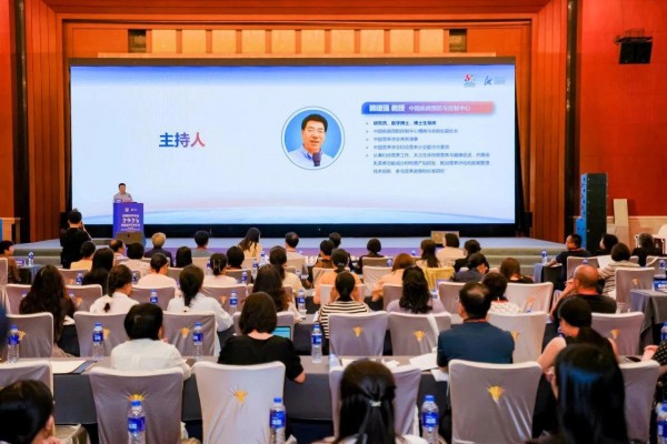 佳贝艾特聚焦科研实证，新悦白“五大好吸收”堪称“奶粉界吸收力天花板”