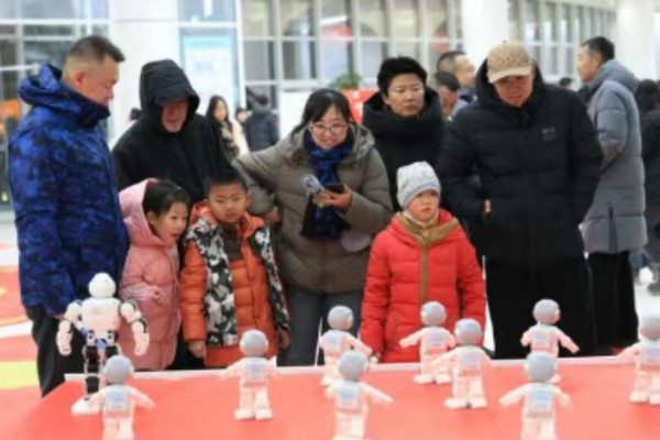 “燃冬冰雪·万象青城” 2026年伊利健康谷跨年音乐嘉年华活动闪耀青城