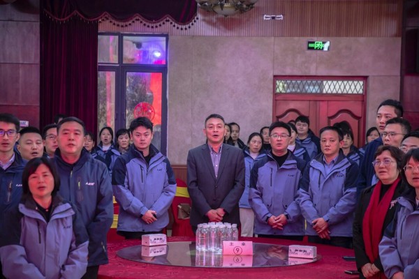 骐骥驰骋，势不可挡 | 人之初集团2026新春启动会高燃回顾