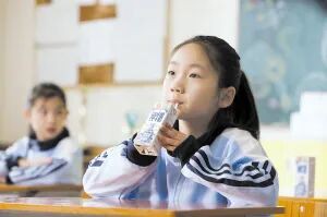 多部门协同发力 新学期学生饮用奶推广再迎政策支持