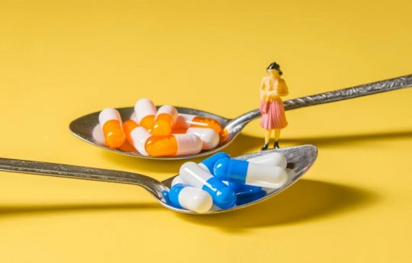 维生素D怎么补，每日小剂量补充与大剂量冲击，哪种方法好？