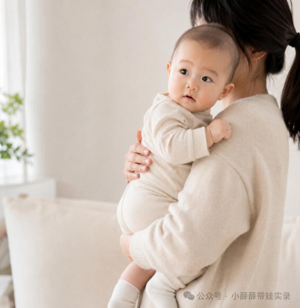 宝宝多大可以竖抱？她的身体语言会告诉你答案
