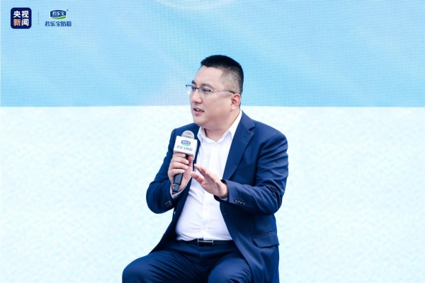中国奶粉底气何在？央视新闻携手杨幂探访君乐宝牧场解密！