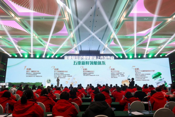 大包粉进口量四年腰斩，中国乳业的上游自主攻坚战