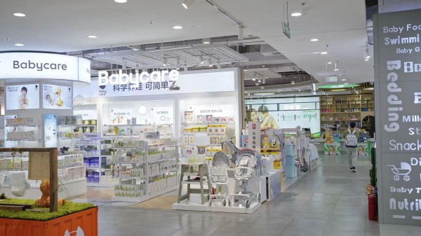 如何应对外来连锁冲击？这家区域连锁不做“奶粉店”，不唯毛利论…