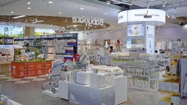 如何应对外来连锁冲击？这家区域连锁不做“奶粉店”，不唯毛利论…