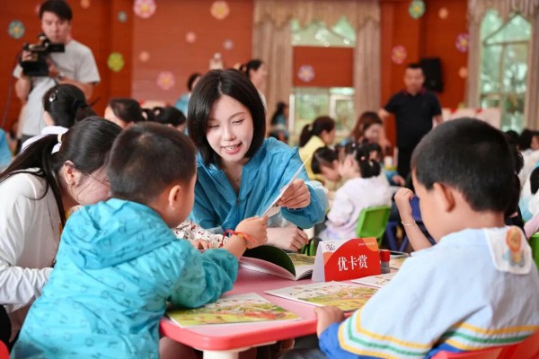 8285张笑脸，575万爱心物资，第十一次奔赴，只为陪伴