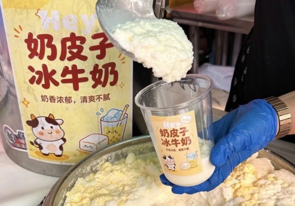 这类乳制品火了！话题播放量破亿，8-15元/杯