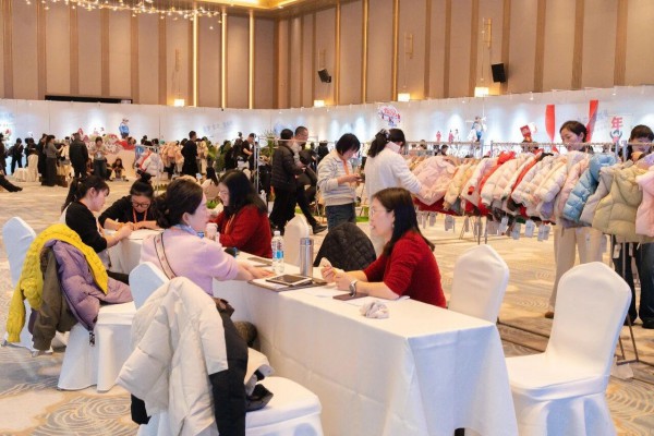 婴童羽绒的低价困局，一道用12年解开的质价比命题 | 对话壹路人罗声铨
