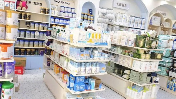 当新生儿跌破800万，门店靠什么活下来？