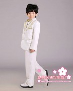 白色涤棉休闲 单排扣西服
