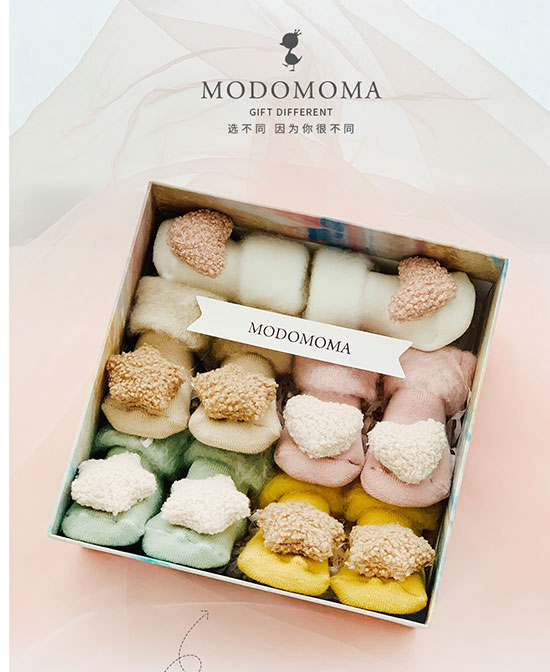 modomoma婴儿礼盒宝宝秋冬公仔袜子